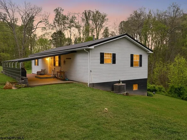 113 Porter Ave, Farmington, WV 26571