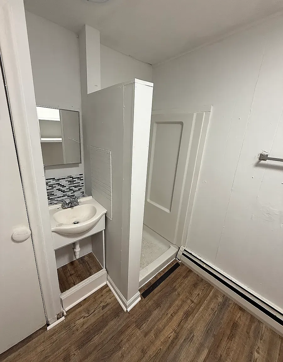 10204 Willis Rd — Photo 3
