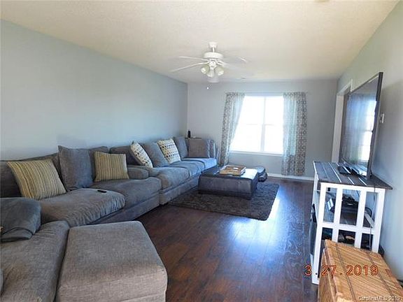 2nd image of 207 Glencroft Dr