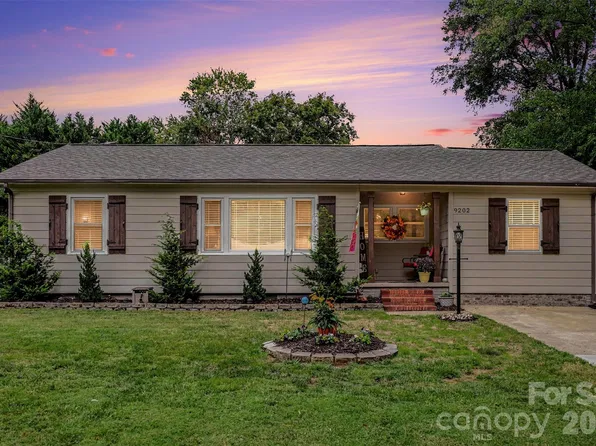9202 Elgin Dr, Charlotte, NC 28214