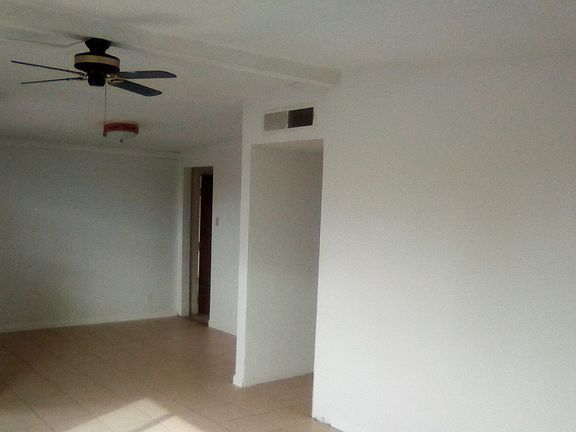 3rd image of 9513 Lindsey Dr