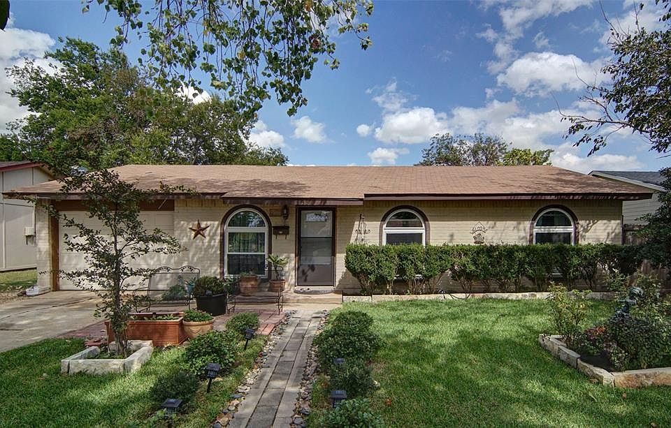 1st image of 3810 Williamsburg Dr