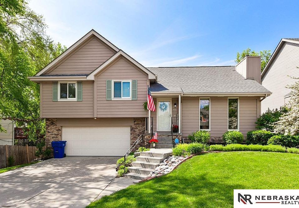 1st image of 831 Spruce Dr