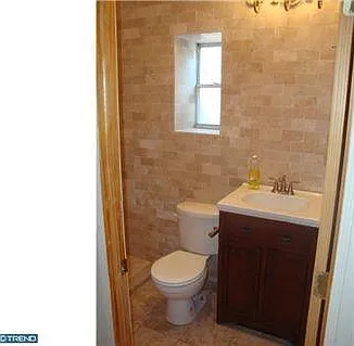 1st Floor Bath