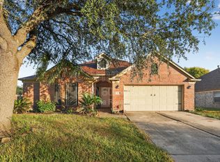 5603 Caraway Lake Dr, Baytown, TX 77521