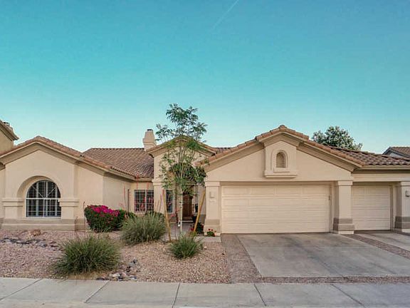 3rd image of 1325 E Desert Broom Way