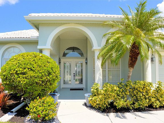 3rd image of 445 Fairway Isles Dr
