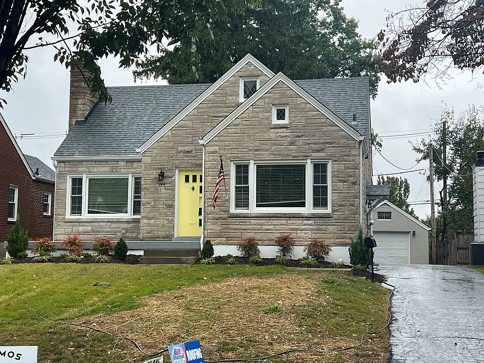 114 Ridgeway Ave