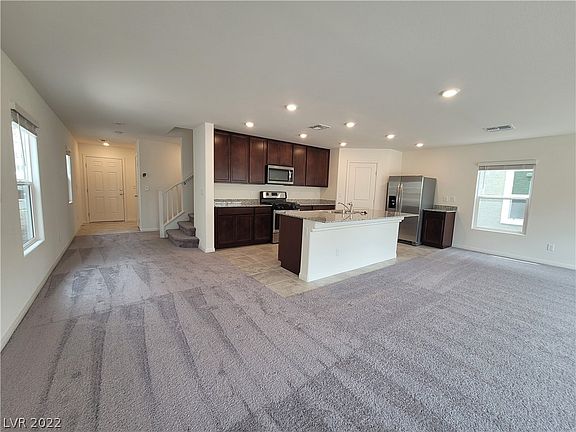 4th image of 8150 Seminario Ave