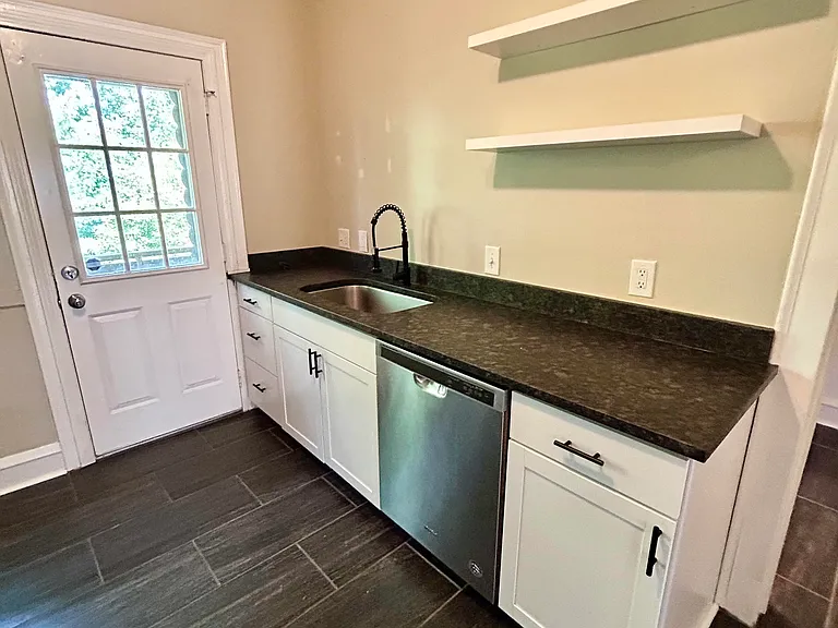 1554 Lakewood Ave #3 — Photo 8
