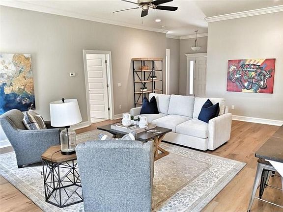 2nd image of 3803 SW Mistletoe Ave