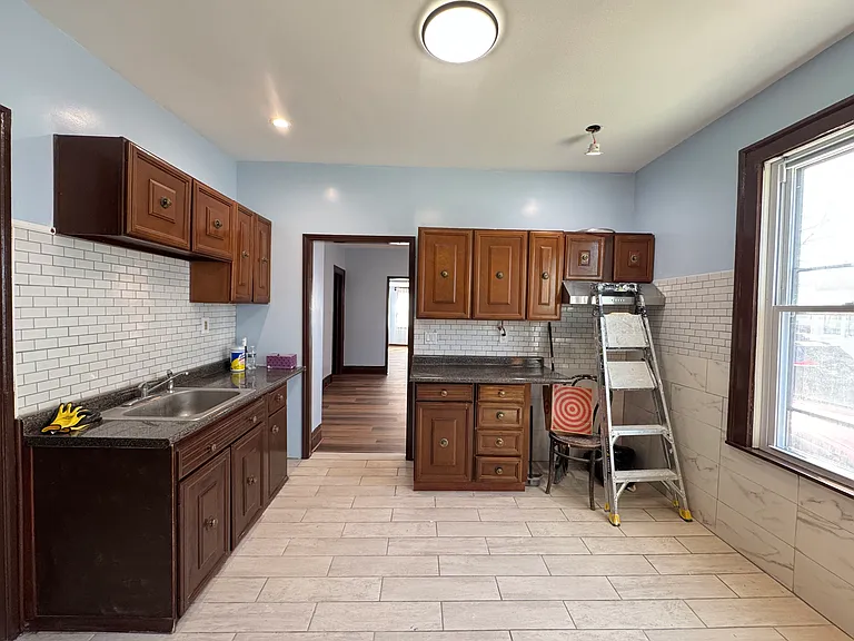 48 Domedion Ave #1 — Photo 8