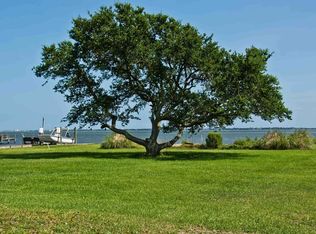 107 Salty Shores Point Rd, Newport, NC 28570