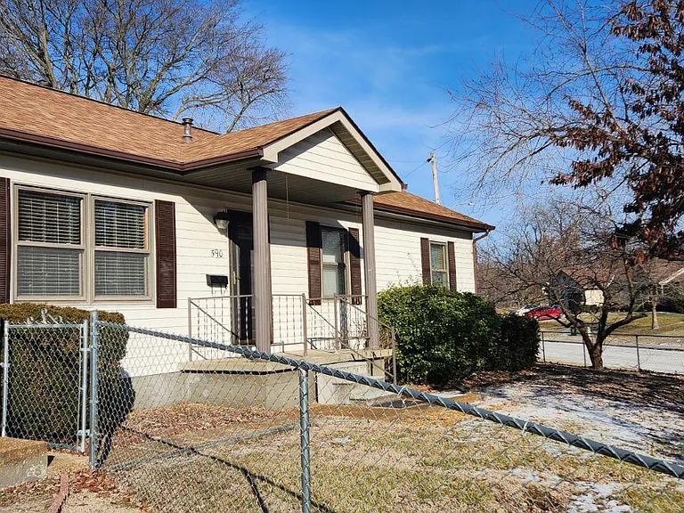 590 Wilson Ave — Photo 4