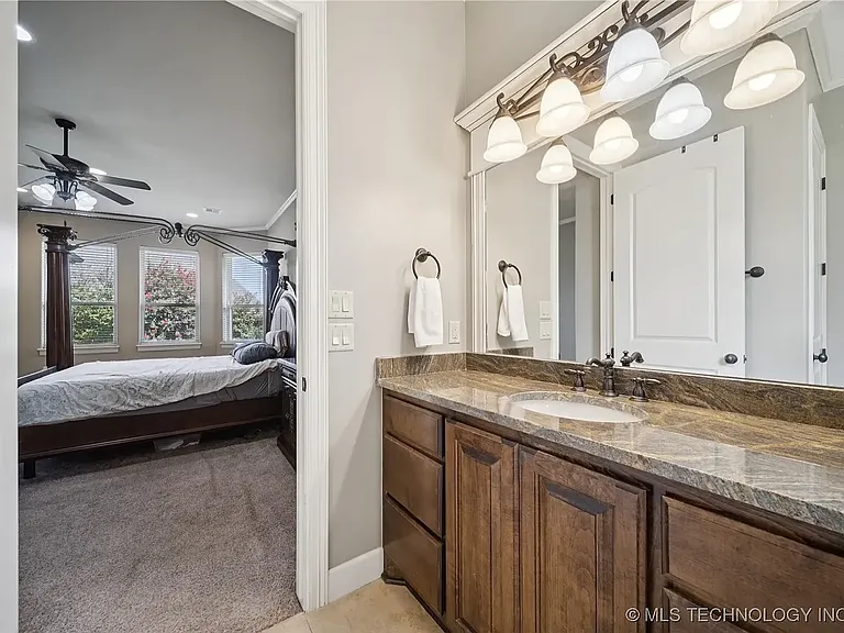 11285 S 73rd Pl E — Photo 29
