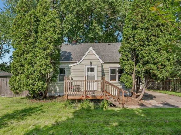 2107 Clearwater Rd, Saint Cloud, MN 56301