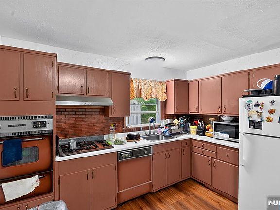 3rd image of 464 Tulane Ct