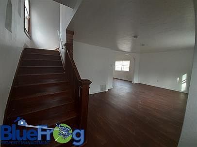 2nd image of 424 S Van Buren St #1