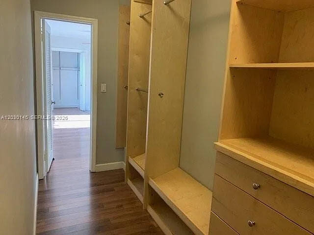423 Alhambra Cir — Photo 20