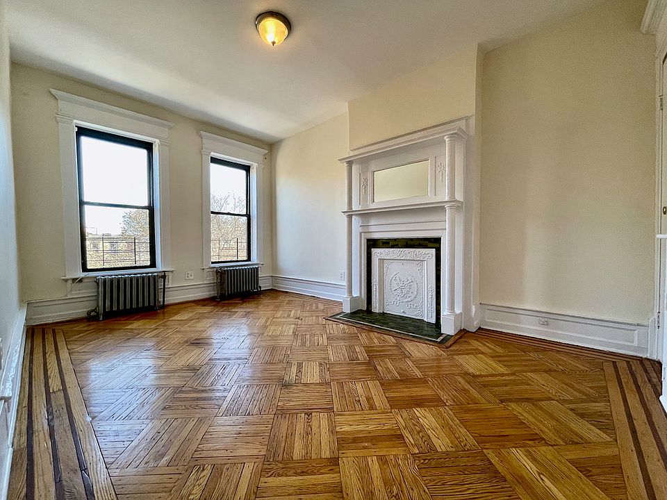 1st image of 685 Park Pl #2