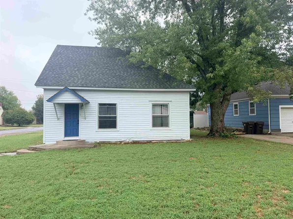 111 N 5th St, Canton, KS 67428