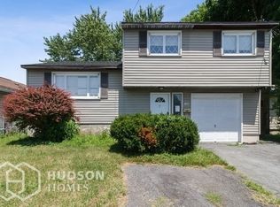 125 Exeter Ave, Liverpool, NY 13088