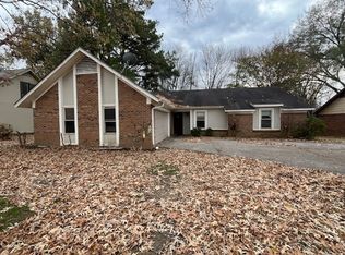 1867 Tissington Dr, Horn Lake, MS 38637