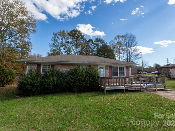 128 Ridgeway Ct, Forest City, NC 28043