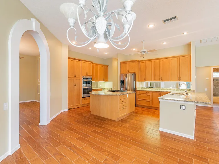 10559 Greencrest Dr — Photo 14