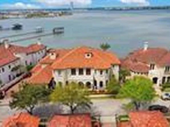 6 Waterford Oaks Ln, Kemah, TX 77565
