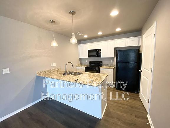 3rd image of 201 Hindman Dr #2