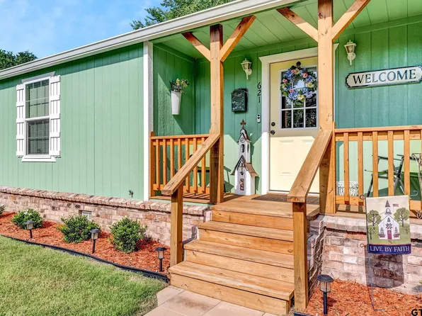 621 N Pearl St, Big Sandy, TX 75755