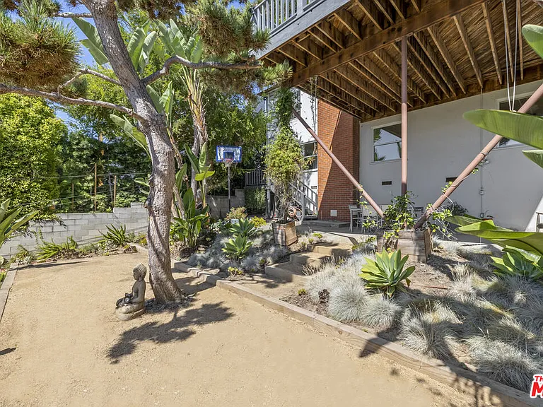 1808 Navy St — Photo 16