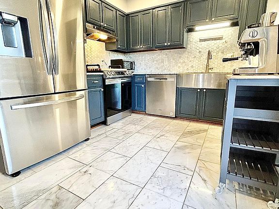 5th image of 4256 Chaucer Ln