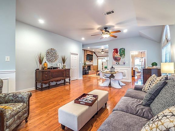 5th image of 2216 Tiffany Glenn Ct