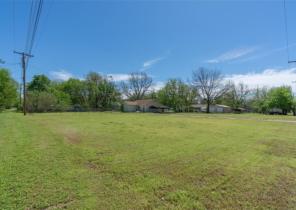 2nd image of 410 W Comanche St Lot 5