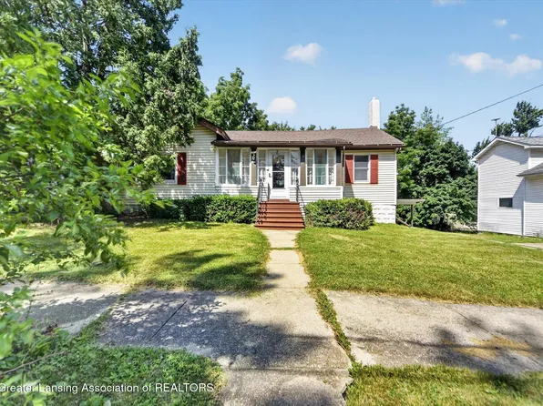 104 S Prospect St, Saint Johns, MI 48879