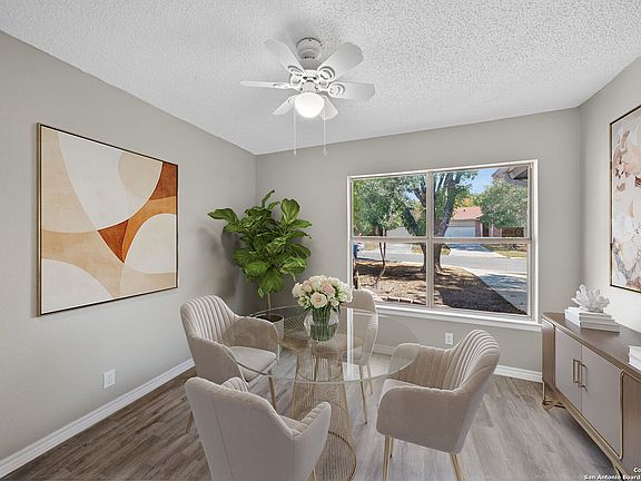 3rd image of 12831 Maple Park