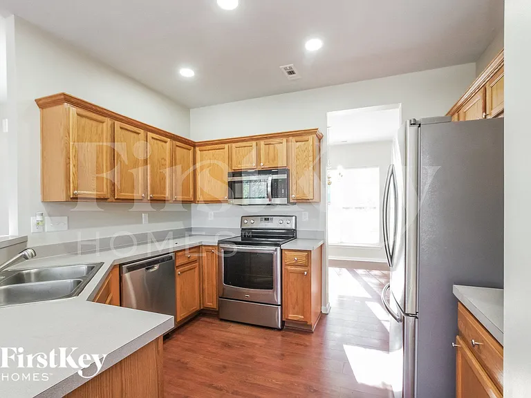 15236 Dehavilland Dr — Photo 6
