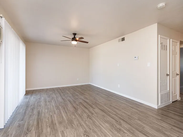 Riverbend Apartments — Photo 59
