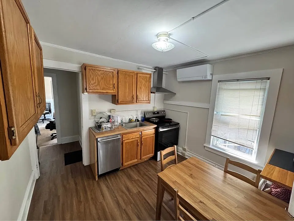 1 bed, $1,410 — Photo 4