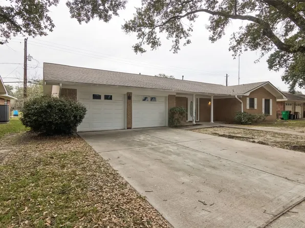 2303 Kipling St, Baytown, TX 77520