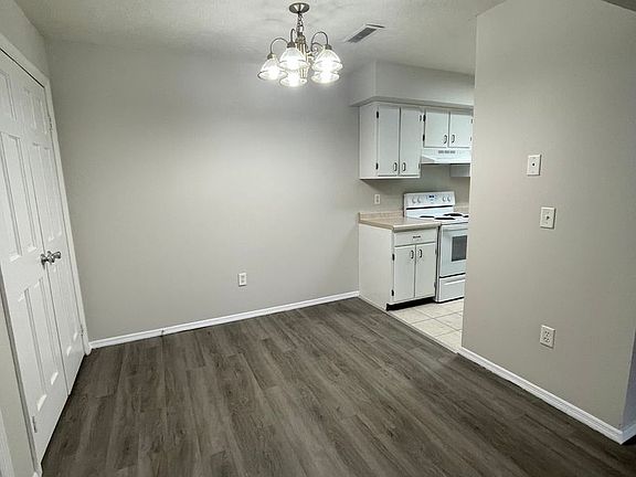 5th image of 10 Ironwood Ct #15