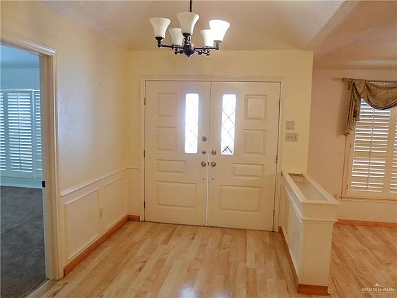 2nd image of 1322 Tulip Cir