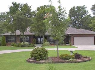 1309 S Czech Hall Rd, Mustang, OK 73064