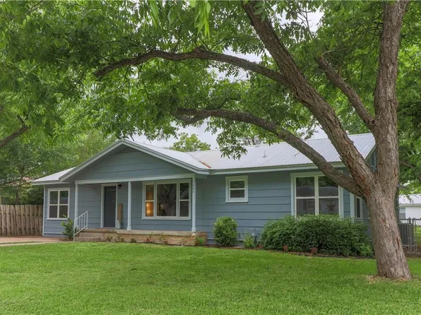 1002 Kent St, Taylor, TX 76574