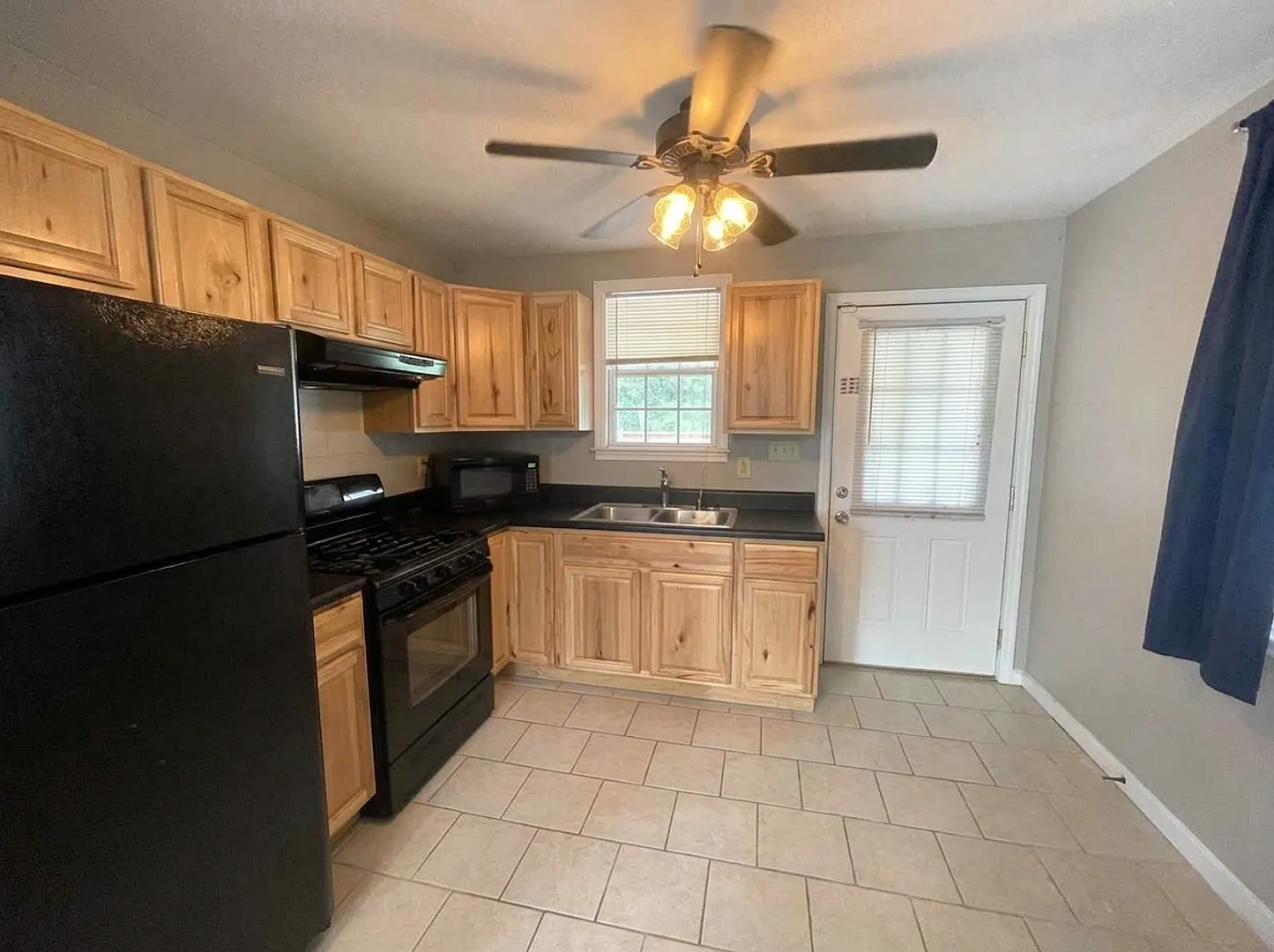 Great 2 Bed 1 Bath Home in West Nashville! — Photo 3