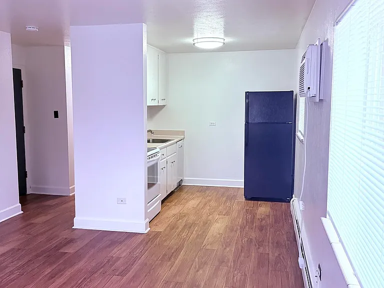 1355 Monroe St Apartments — Photo 6