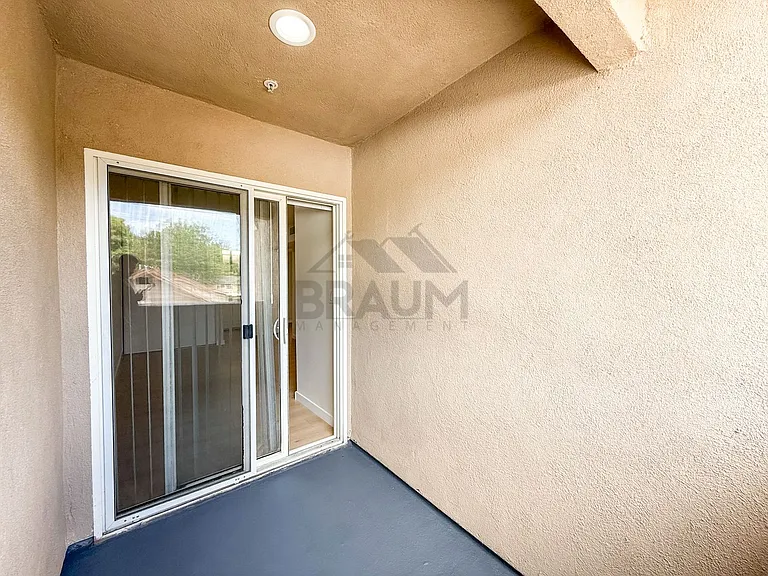 7323 WINNETKA — Photo 18