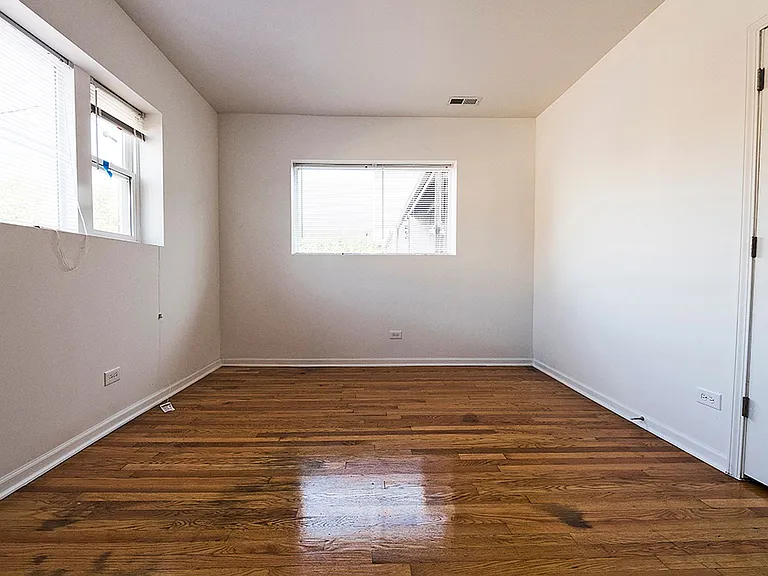 7938 S Hermitage Ave — Photo 6